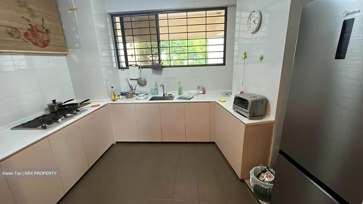 Pine Grove (D21), Condominium #584300711